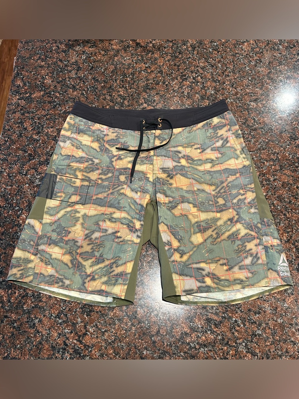 Reebok CrossFit Green Camo Boardshorts with Black Waist Medium 32 Inch Brand New